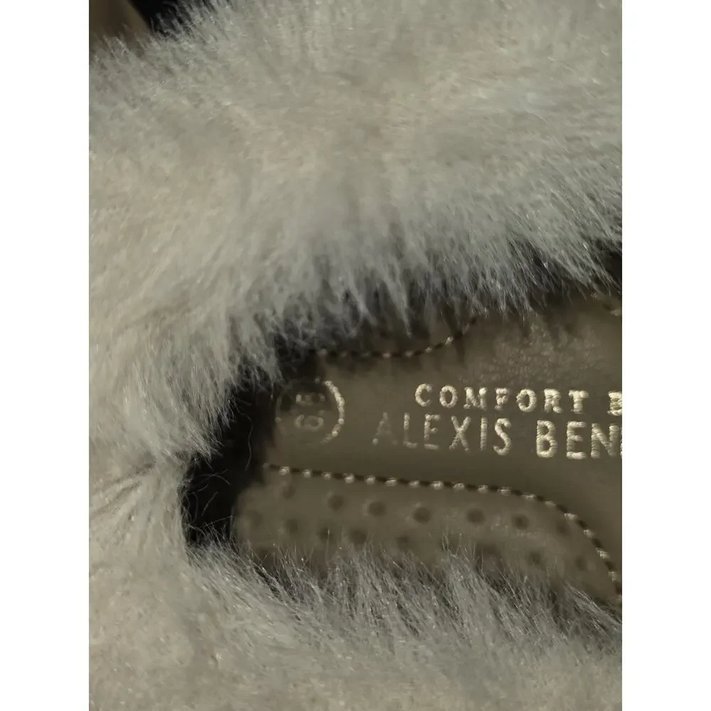 Alexis Bendel Moccasin Size 6.5 Faux Fur Sueded Cozy furry warm Slippers Lounge